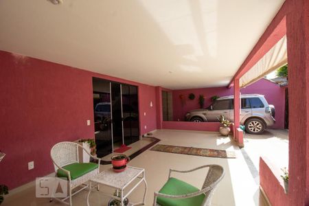 Casa de condomínio à venda com 370m², 4 quartos e 3 vagasVaranda