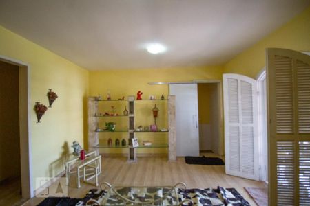 Casa de condomínio à venda com 370m², 4 quartos e 3 vagasSala 2