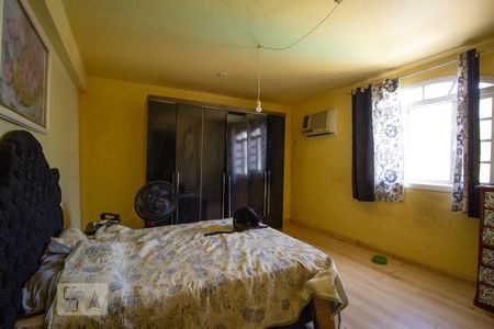 Casa de condomínio à venda com 370m², 4 quartos e 3 vagasSuíte