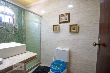 Casa de condomínio à venda com 370m², 4 quartos e 3 vagasBanheiro da Suíte