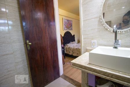 Casa de condomínio à venda com 370m², 4 quartos e 3 vagasBanheiro da Suíte