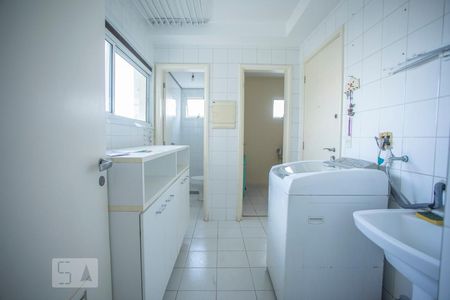 Apartamento para alugar com 144m², 3 quartos e 4 vagas Apartamento para alugar com 144m², 3 quartos e 4 vagasÁrea de Serviço