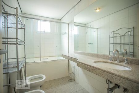 Apartamento para alugar com 144m², 3 quartos e 4 vagas Apartamento para alugar com 144m², 3 quartos e 4 vagasBanheiro Suíte