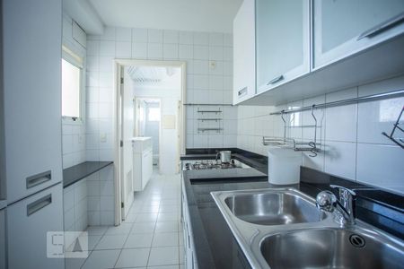 Apartamento para alugar com 144m², 3 quartos e 4 vagas Apartamento para alugar com 144m², 3 quartos e 4 vagasCozinha