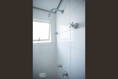 Apartamento para alugar com 144m², 3 quartos e 4 vagas Apartamento para alugar com 144m², 3 quartos e 4 vagasBanheiro de Serviço - Chuveiro