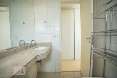 Apartamento para alugar com 144m², 3 quartos e 4 vagas Apartamento para alugar com 144m², 3 quartos e 4 vagasBanheiro Suíte