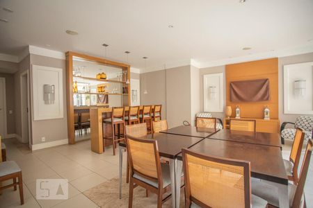 Apartamento para alugar com 144m², 3 quartos e 4 vagas Apartamento para alugar com 144m², 3 quartos e 4 vagasÁrea comum - Salão de festas