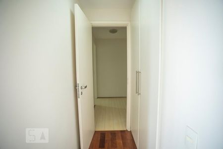 Apartamento para alugar com 144m², 3 quartos e 4 vagas Apartamento para alugar com 144m², 3 quartos e 4 vagasCorredor - Quartos