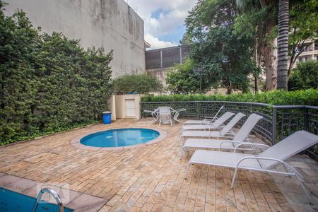 Apartamento para alugar com 144m², 3 quartos e 4 vagas Apartamento para alugar com 144m², 3 quartos e 4 vagasÁrea comum - Piscina