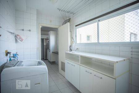 Apartamento para alugar com 144m², 3 quartos e 4 vagas Apartamento para alugar com 144m², 3 quartos e 4 vagasÁrea de Serviço