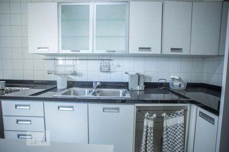 Apartamento para alugar com 144m², 3 quartos e 4 vagas Apartamento para alugar com 144m², 3 quartos e 4 vagasCozinha