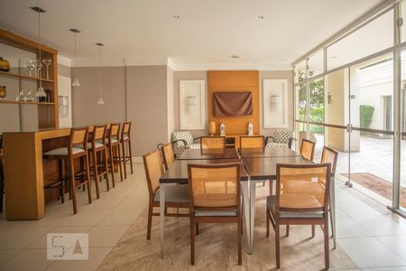 Apartamento para alugar com 144m², 3 quartos e 4 vagas Apartamento para alugar com 144m², 3 quartos e 4 vagasÁrea comum - Salão de festas