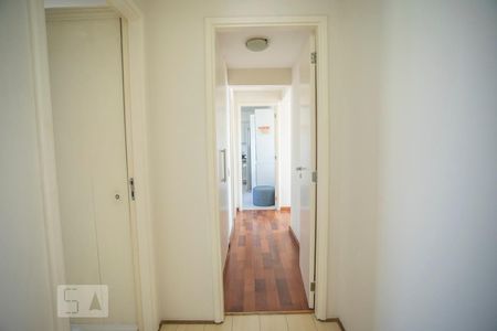 Apartamento para alugar com 144m², 3 quartos e 4 vagas Apartamento para alugar com 144m², 3 quartos e 4 vagasCorredor - Quartos