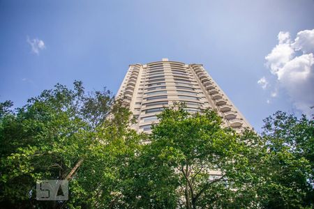 Apartamento para alugar com 144m², 3 quartos e 4 vagas Apartamento para alugar com 144m², 3 quartos e 4 vagasFachada