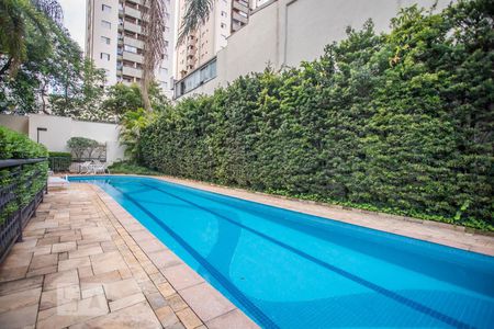 Apartamento para alugar com 144m², 3 quartos e 4 vagas Apartamento para alugar com 144m², 3 quartos e 4 vagasÁrea comum - Piscina