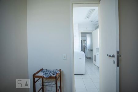 Apartamento para alugar com 144m², 3 quartos e 4 vagas Apartamento para alugar com 144m², 3 quartos e 4 vagasQuarto de Serviço