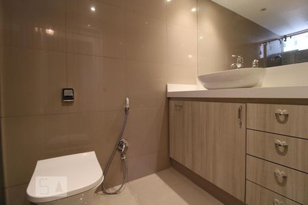 Apartamento para alugar com 95m², 2 quartos e 1 vagaBanheiro da suíte