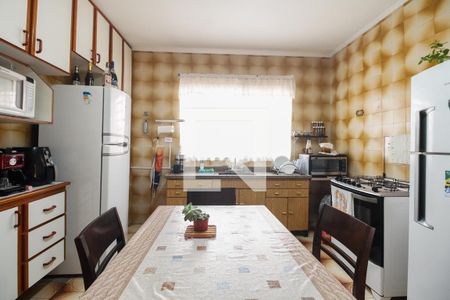 Casa à venda com 231m², 3 quartos e 4 vagas Casa à venda com 231m², 3 quartos e 4 vagasCozinha