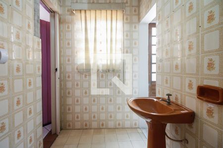 Casa à venda com 231m², 3 quartos e 4 vagas Casa à venda com 231m², 3 quartos e 4 vagasCasa 02 - Banheiro