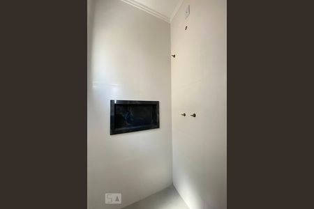 Casa de condomínio à venda com 108m², 3 quartos e 2 vagasBox do Banheiro da Suíte