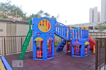 Apartamento à venda com 49m², 2 quartos e 1 vaga Apartamento à venda com 49m², 2 quartos e 1 vagaÁrea Comum - Playground