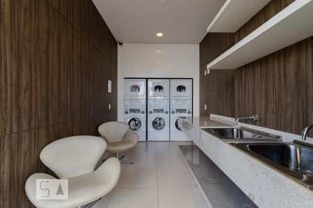 Apartamento à venda com 76m², 2 quartos e 2 vagasÁrea comum - Lavanderia 