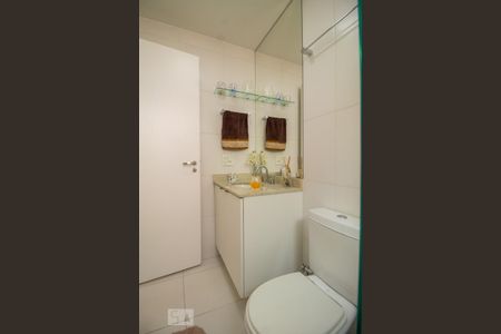 Apartamento à venda com 76m², 2 quartos e 2 vagasBanheiro da Suíte 2