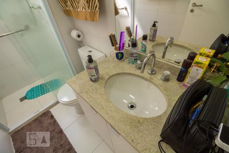 Apartamento à venda com 76m², 2 quartos e 2 vagasBanheiro da Suíte 1