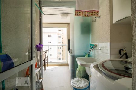 Apartamento à venda com 76m², 2 quartos e 2 vagasLavanderia