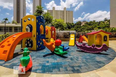 Apartamento à venda com 76m², 2 quartos e 2 vagasÁrea Comum - Playground