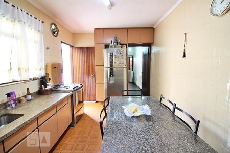 Casa à venda com 181m², 2 quartos e 4 vagasCozinha