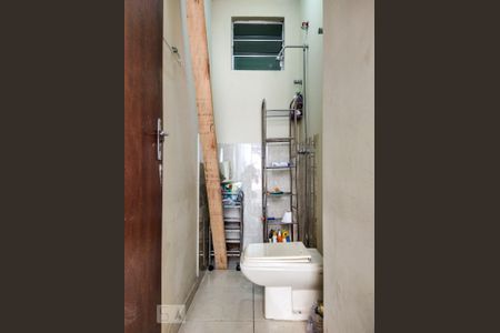 Casa à venda com 160m², 3 quartos e 2 vagas Casa à venda com 160m², 3 quartos e 2 vagasBanheiro