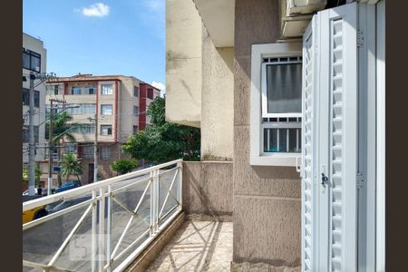 Casa à venda com 160m², 3 quartos e 2 vagas Casa à venda com 160m², 3 quartos e 2 vagasVaranda