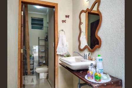 Casa à venda com 160m², 3 quartos e 2 vagas Casa à venda com 160m², 3 quartos e 2 vagasBanheiro