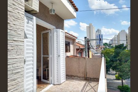 Casa à venda com 160m², 3 quartos e 2 vagas Casa à venda com 160m², 3 quartos e 2 vagasVaranda
