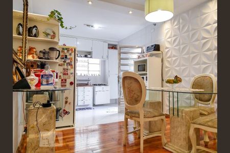 Casa à venda com 160m², 3 quartos e 2 vagas Casa à venda com 160m², 3 quartos e 2 vagasCozinha