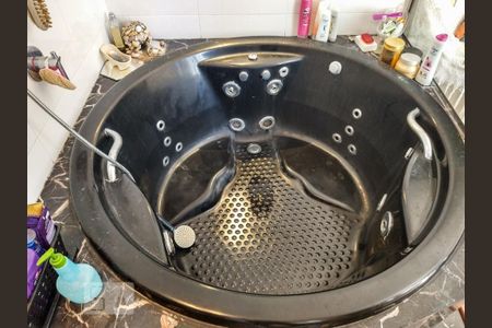 Casa à venda com 160m², 3 quartos e 2 vagas Casa à venda com 160m², 3 quartos e 2 vagasBanheiro