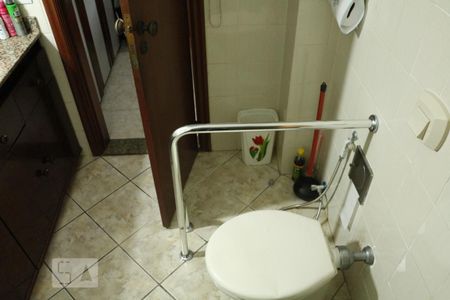 Apartamento à venda com 148m², 3 quartos e 2 vagasDetalhe do Banheiro da Suíte