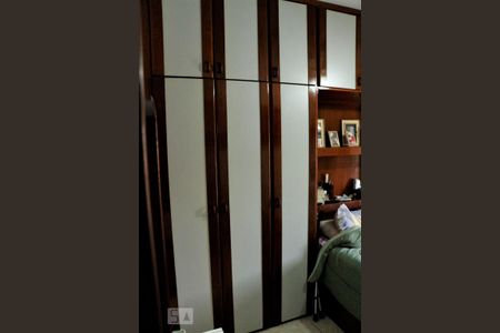 Apartamento à venda com 148m², 3 quartos e 2 vagasSuíte - Armários