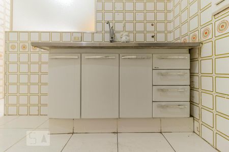 Apartamento para alugar com 93m², 2 quartos e 1 vaga Apartamento para alugar com 93m², 2 quartos e 1 vagaCozinha - Armário