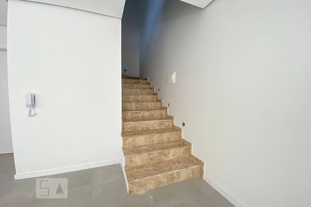 Escada de casa de condomínio à venda com 2 quartos, 101m² em Pátria Nova, Novo Hamburgo
