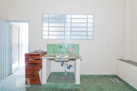 Casa à venda com 180m², 3 quartos e 2 vagasQuarto de Serviço