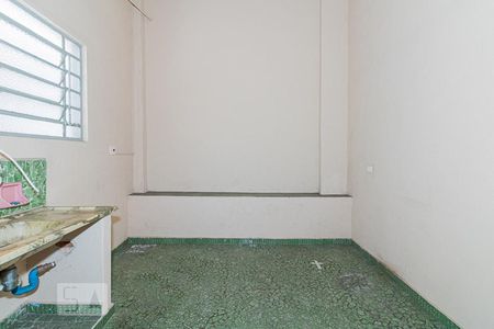 Casa à venda com 180m², 3 quartos e 2 vagasQuarto de Serviço