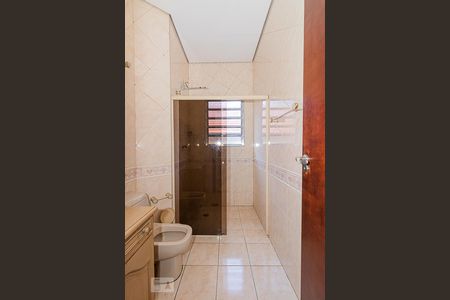 Casa à venda com 180m², 3 quartos e 2 vagasBanheiro