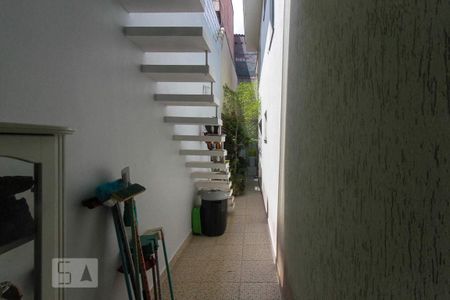 Casa à venda com 160m², 3 quartos e 2 vagasCorredor