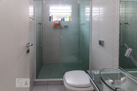 Casa à venda com 160m², 3 quartos e 2 vagasBanheiro