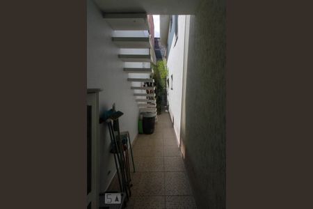 Casa à venda com 160m², 3 quartos e 2 vagasCorredor