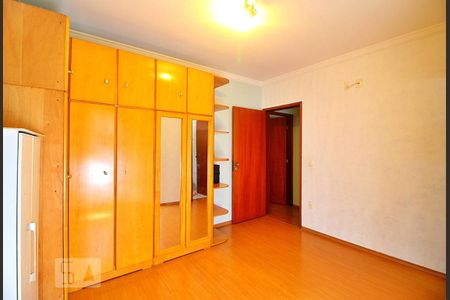 Casa à venda com 162m², 3 quartos e 4 vagasSuíte 2