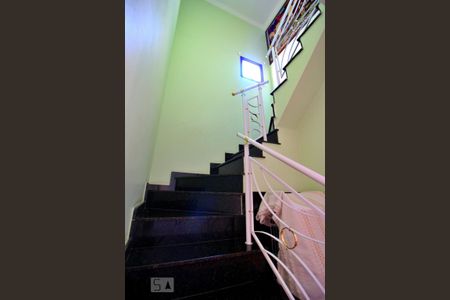Escada de casa à venda com 3 quartos, 162m² em Utinga, Santo André