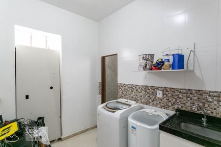 Casa à venda com 360m², 3 quartos e 3 vagasÁrea de Serviço